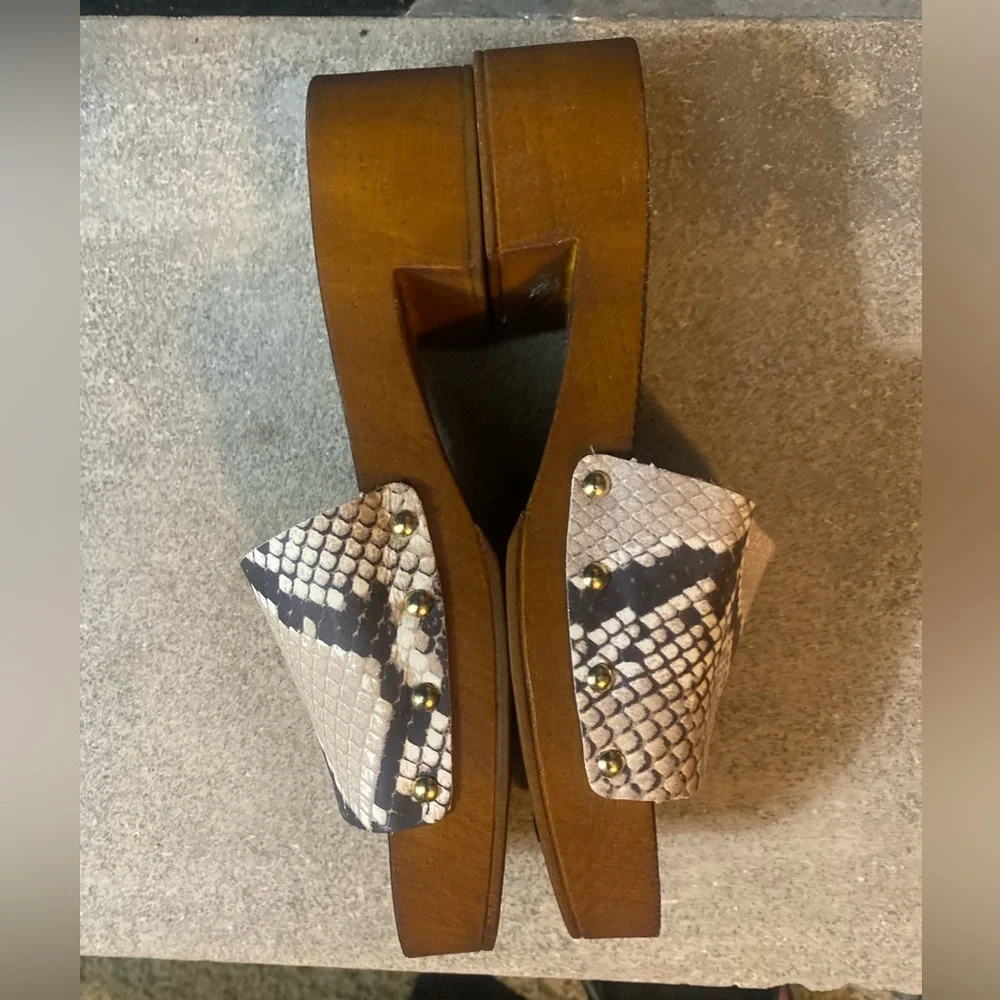 VINCE CAMUTO Women’s Sandal Trendan Platform Heel Leather size 8.5 NEW